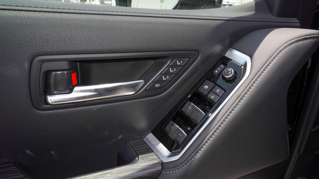 Toyota Land Cruiser VXR  Twin Turbo 3.5 L V6