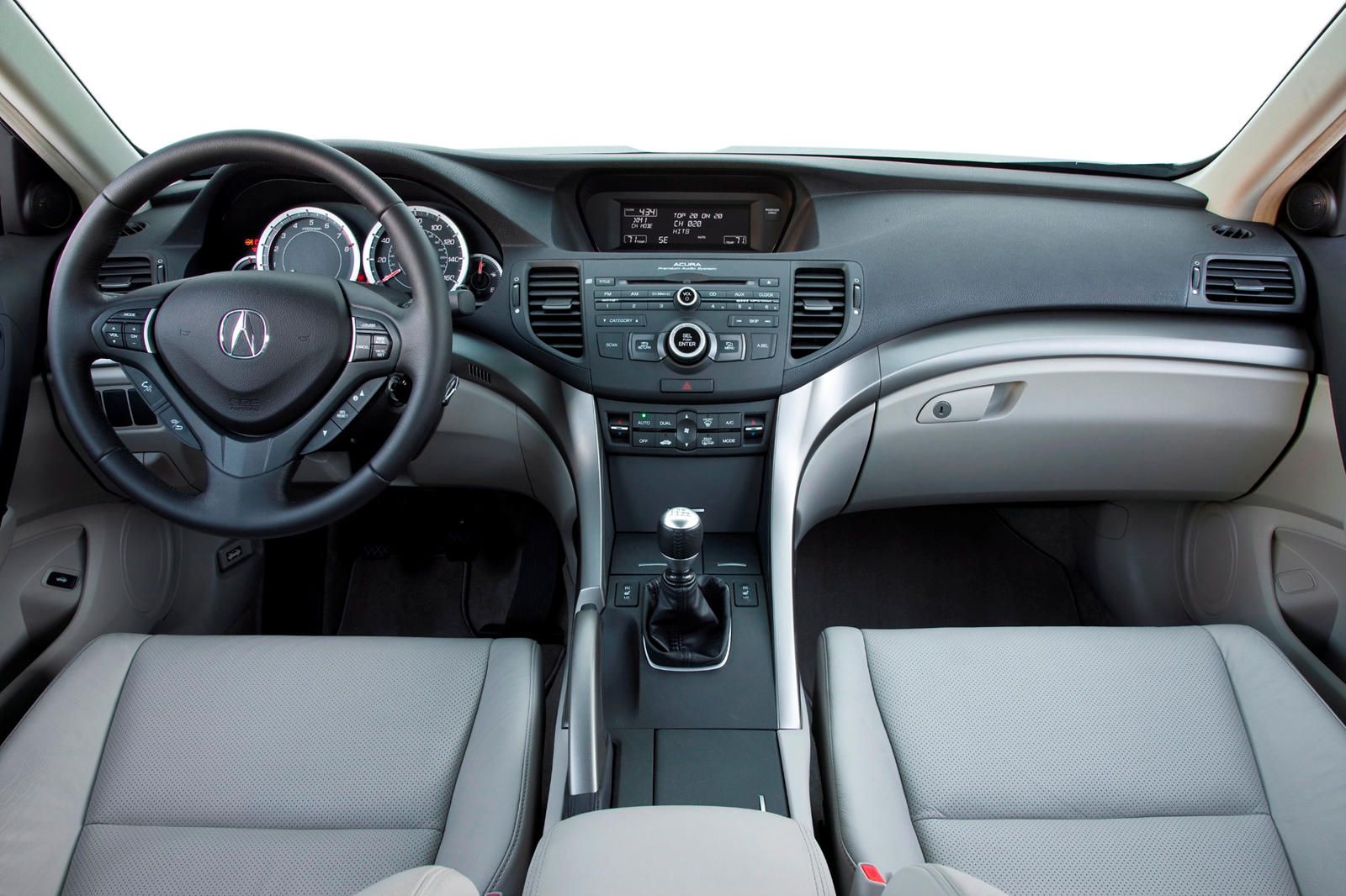 أكيورا TSX interior - Cockpit