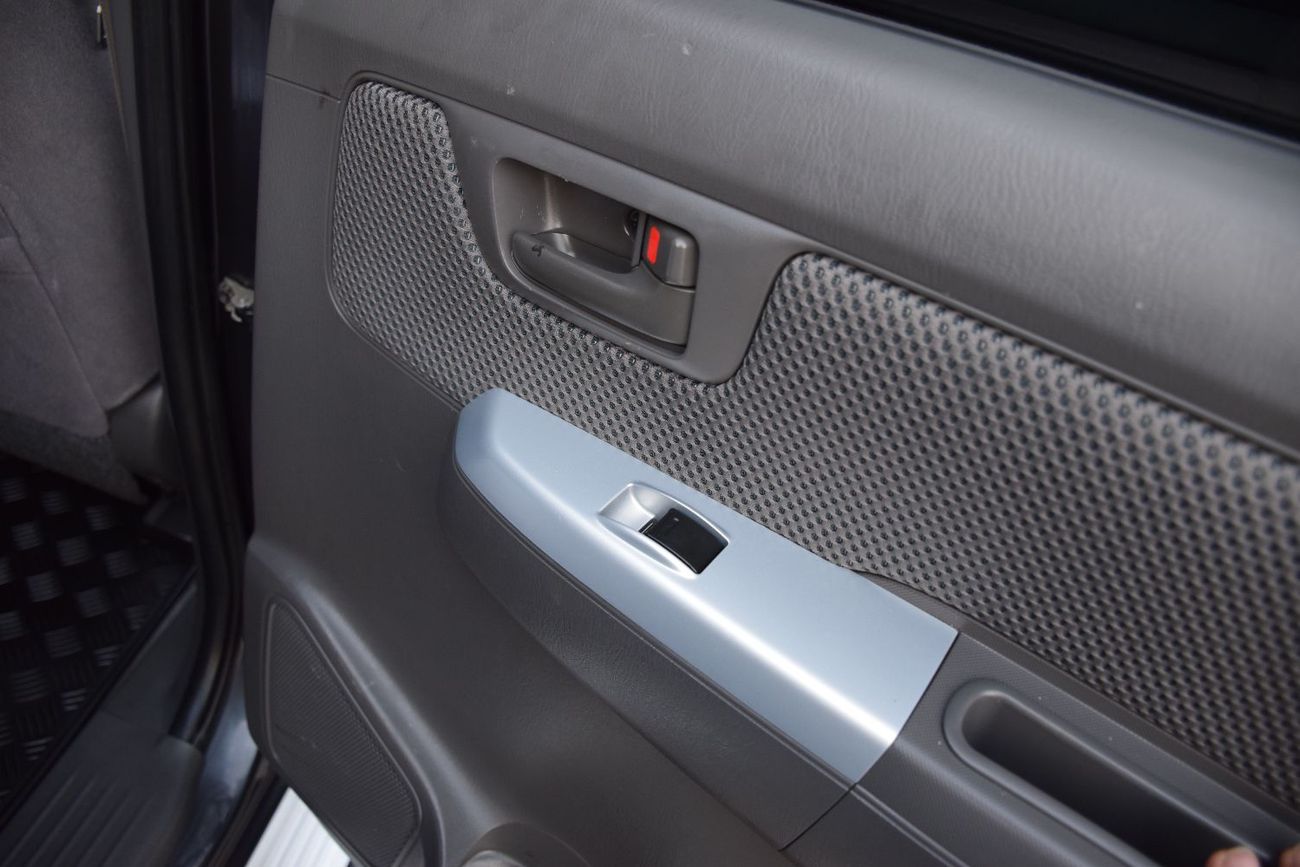 تويوتا هيلوكس 4x4 Diesel 3.0L Right Hand (Export Only)