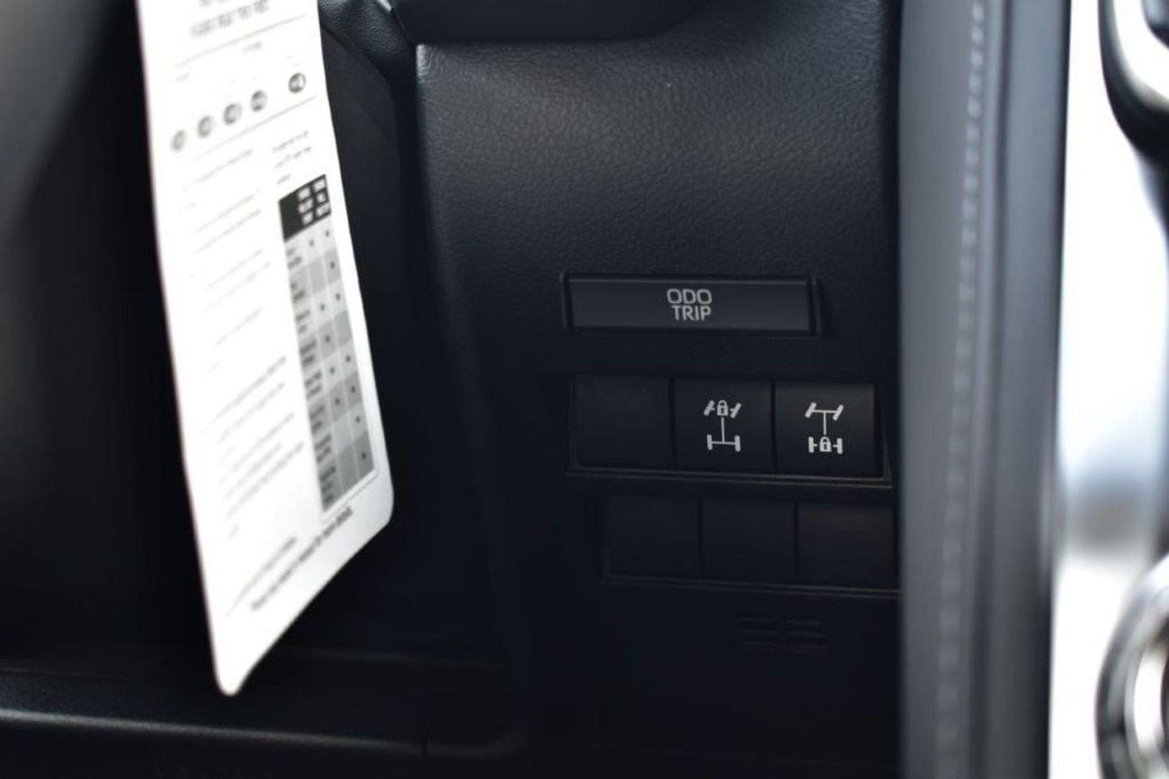 تويوتا لاند كروزر 2025 MODEL TOYOTA LAND CRUISER 300 VX V6 3.5L PETROL 4WD 7-SEATER AUTOMATIC