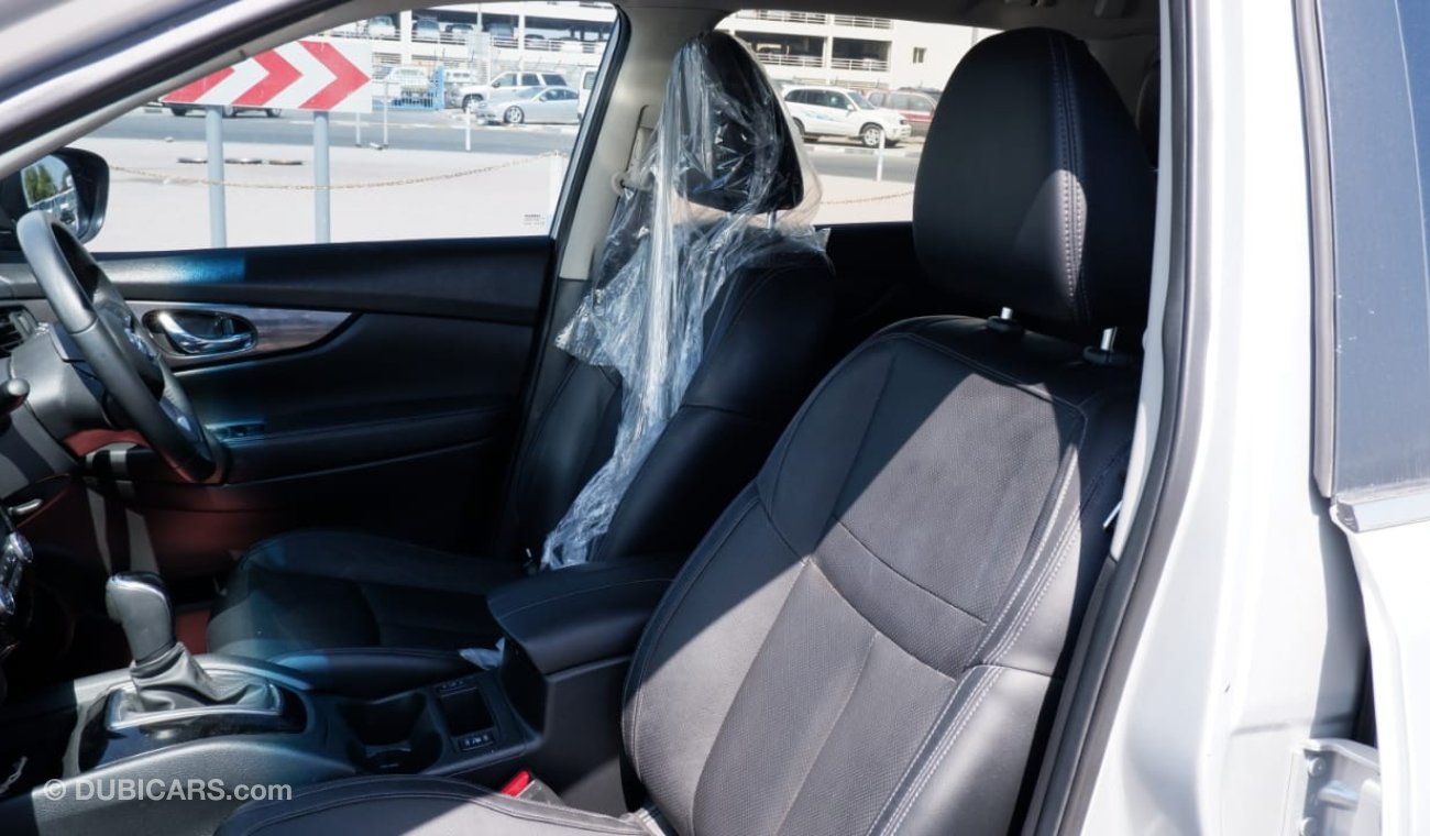 نيسان إكس تريل petrol 2.5L automatic gear 7 seats leather electric seats year 2018