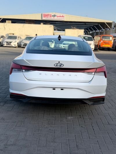 هيونداي إلانترا GL 2.0L