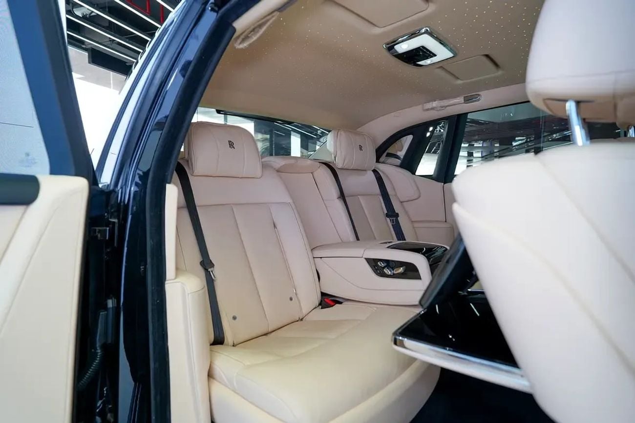 رولز رويس فانتوم SWB Std 6.8L