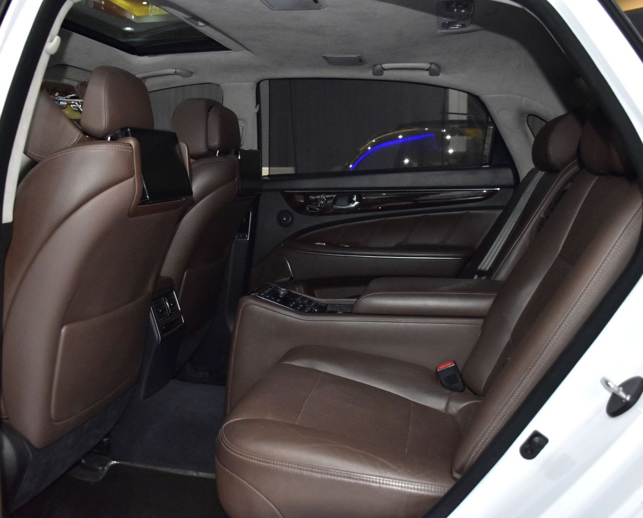 Hyundai Centennial EXCELLENT DEAL for our Hyundai Centennial VS500 ( 2015 Model ) in White Color GCC Specs