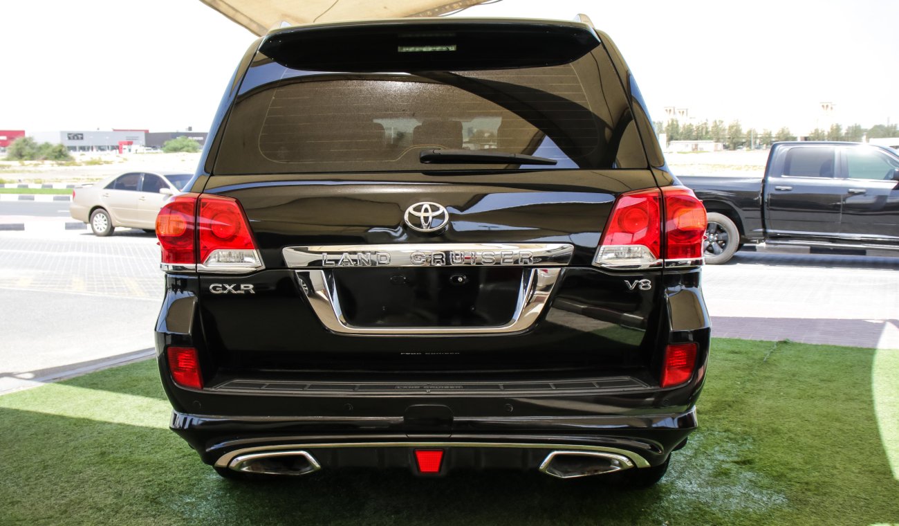 Toyota Land Cruiser GXR V8