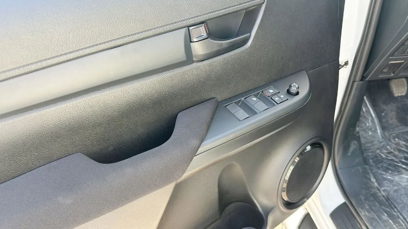 تويوتا هيلوكس Toyota/HILUX P DC 4WD/2.7L STANDARD 5MT