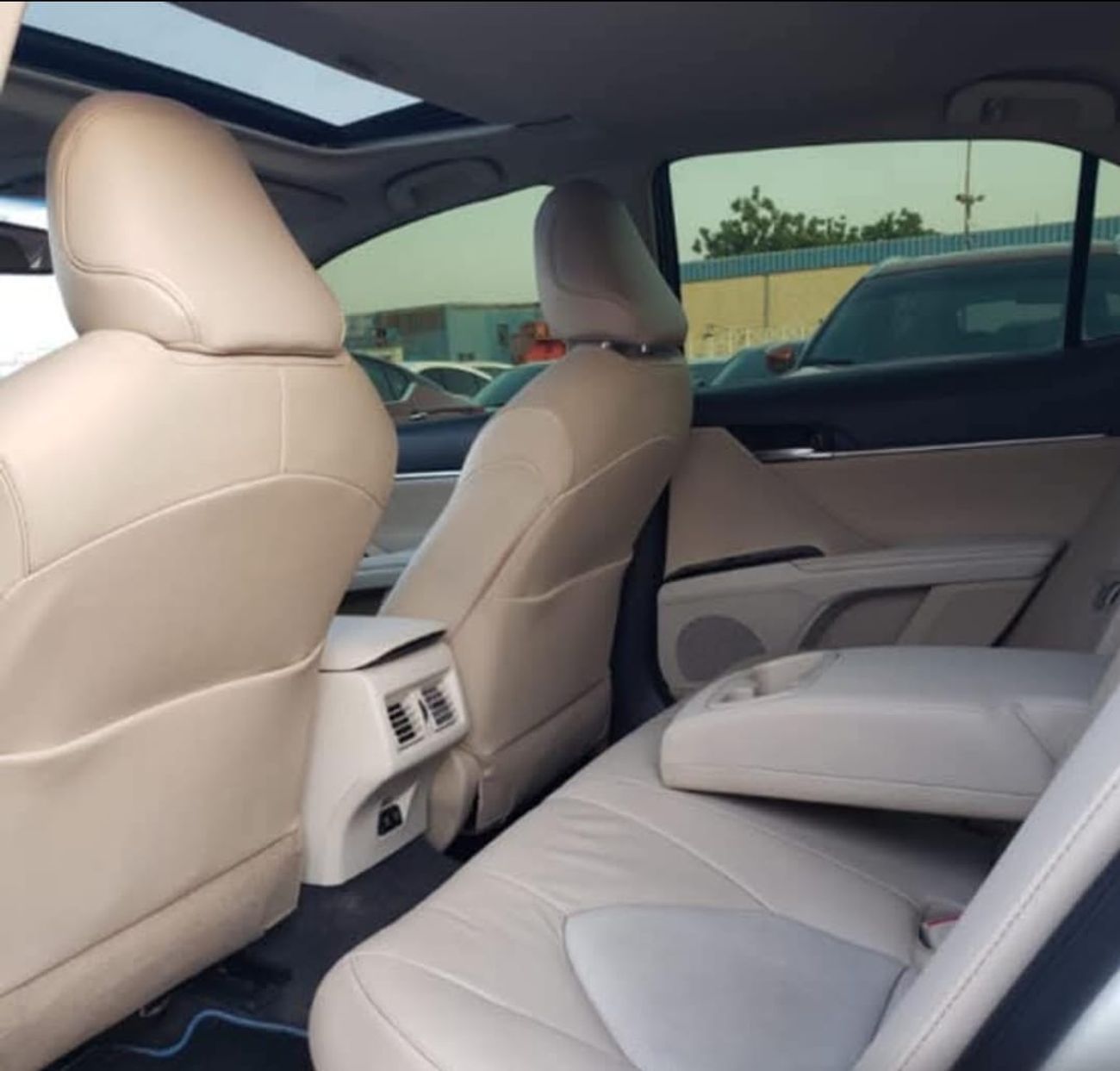 Toyota Camry LE 2.5L (176 HP)