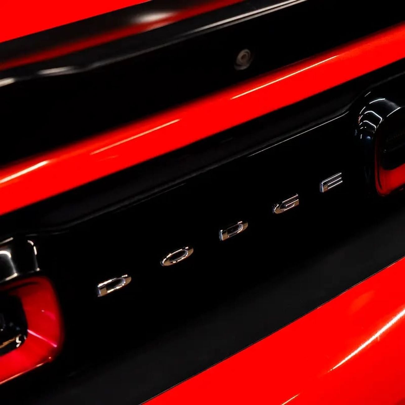 دودج تشالينجر R/T 100Th Anniversary Edition 5.7L 2,778 pm • 0% Downpayment • R/T • 1 Year Warranty