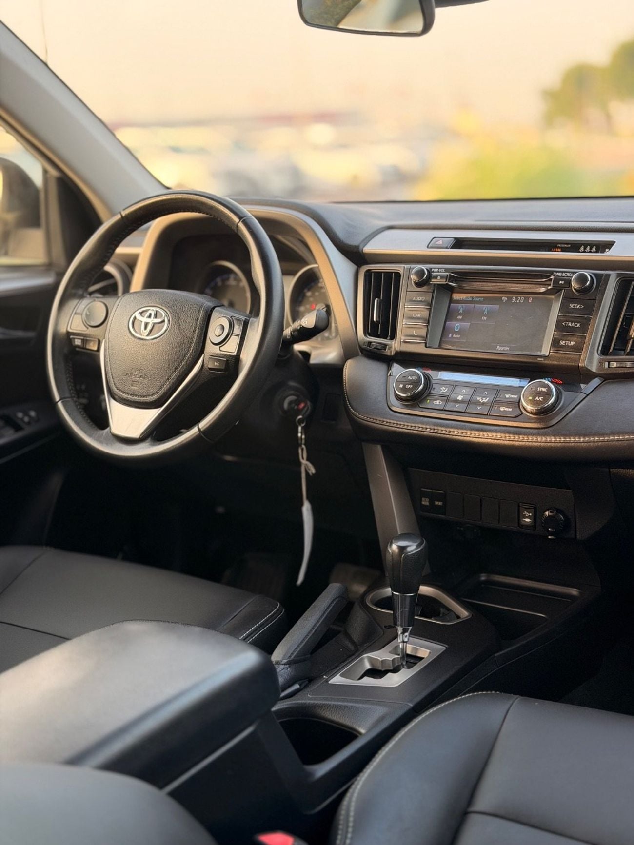 Toyota RAV4 XLE 2.5L / Sunroof, leather seats 2018 morel full option