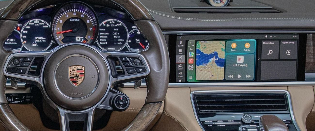 Porsche Panamera Turbo Sport Turismo 4.0L AWD Sport Turismo • 550 BHP • Warranty + Service Contract Available • GCC