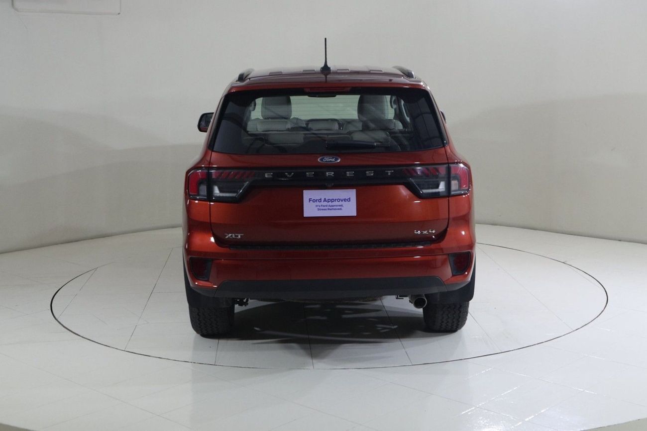 Ford Everest XLT EVR424 /AL TAYER MOTORS AL QOUZ SHOWROOM