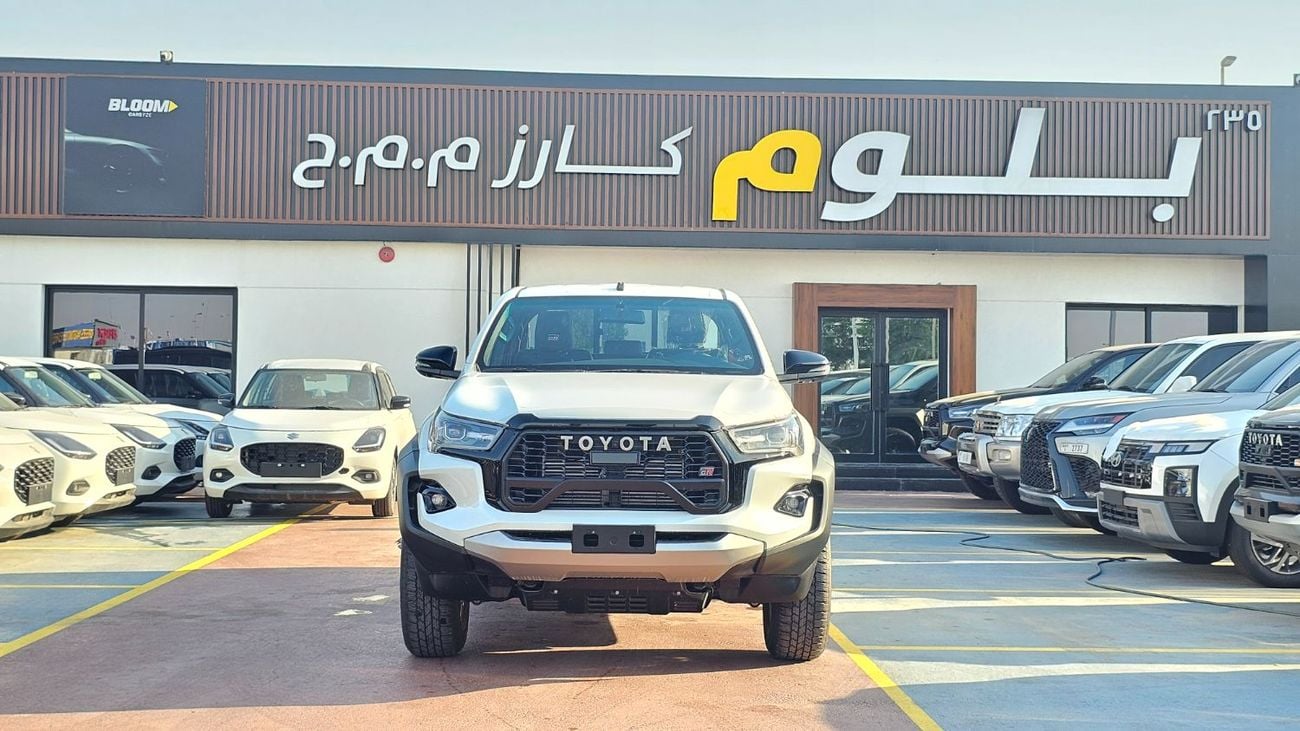 تويوتا هيلوكس Hilux 2.8 GR-SPORT 4WD AT 2026YM GCC WHITE WITH DIGITAL REAR VIEW MIRROR