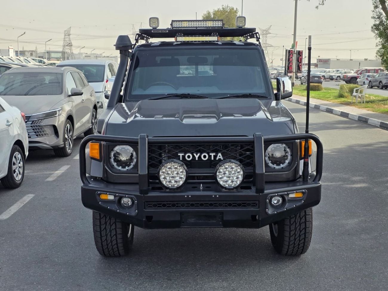 تويوتا لاند كروزر بيك آب TOYOTA LAND CRUISER PICKUP YEAR 2022 FACE LIFTED TO 2024 MODEL DIESEL 4.5 LITER ,RIGHT HAND DRIVE ,M
