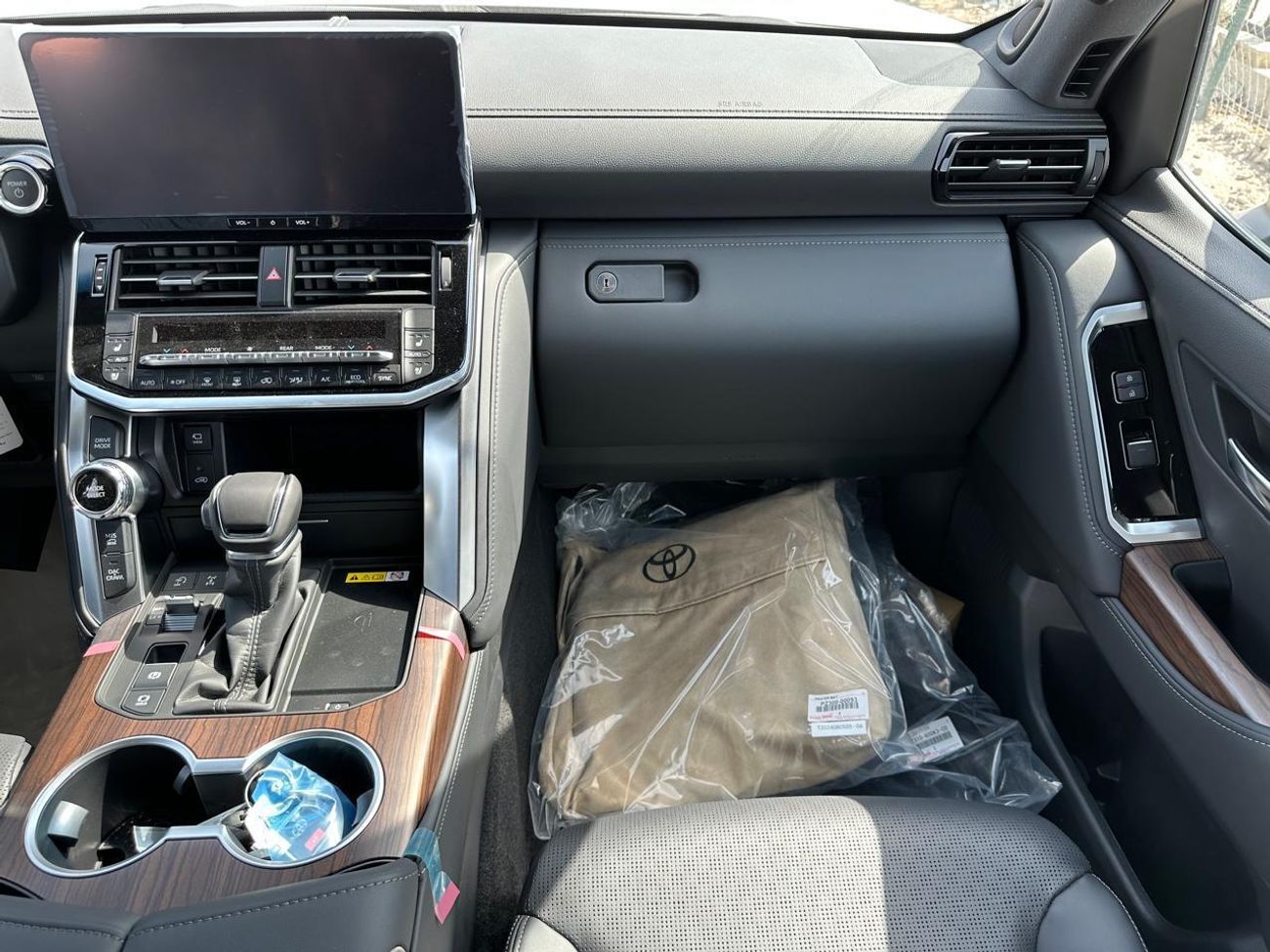 Toyota Land Cruiser 2025 Toyota Land Cruiser VX 3.5L AT Hybrid (High)