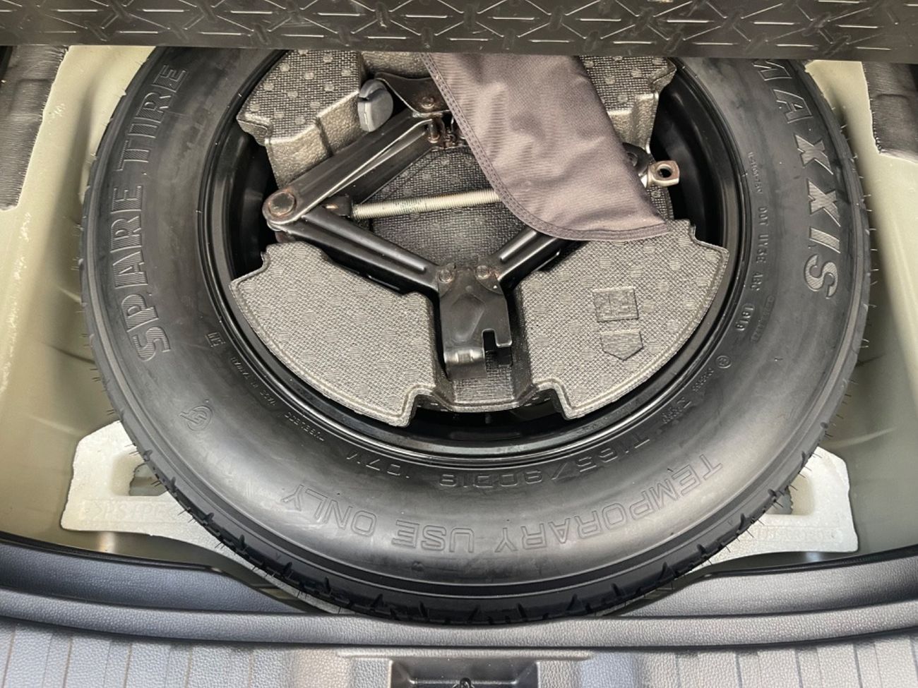 Toyota RAV4 2019 RAV4 xle AWD premium