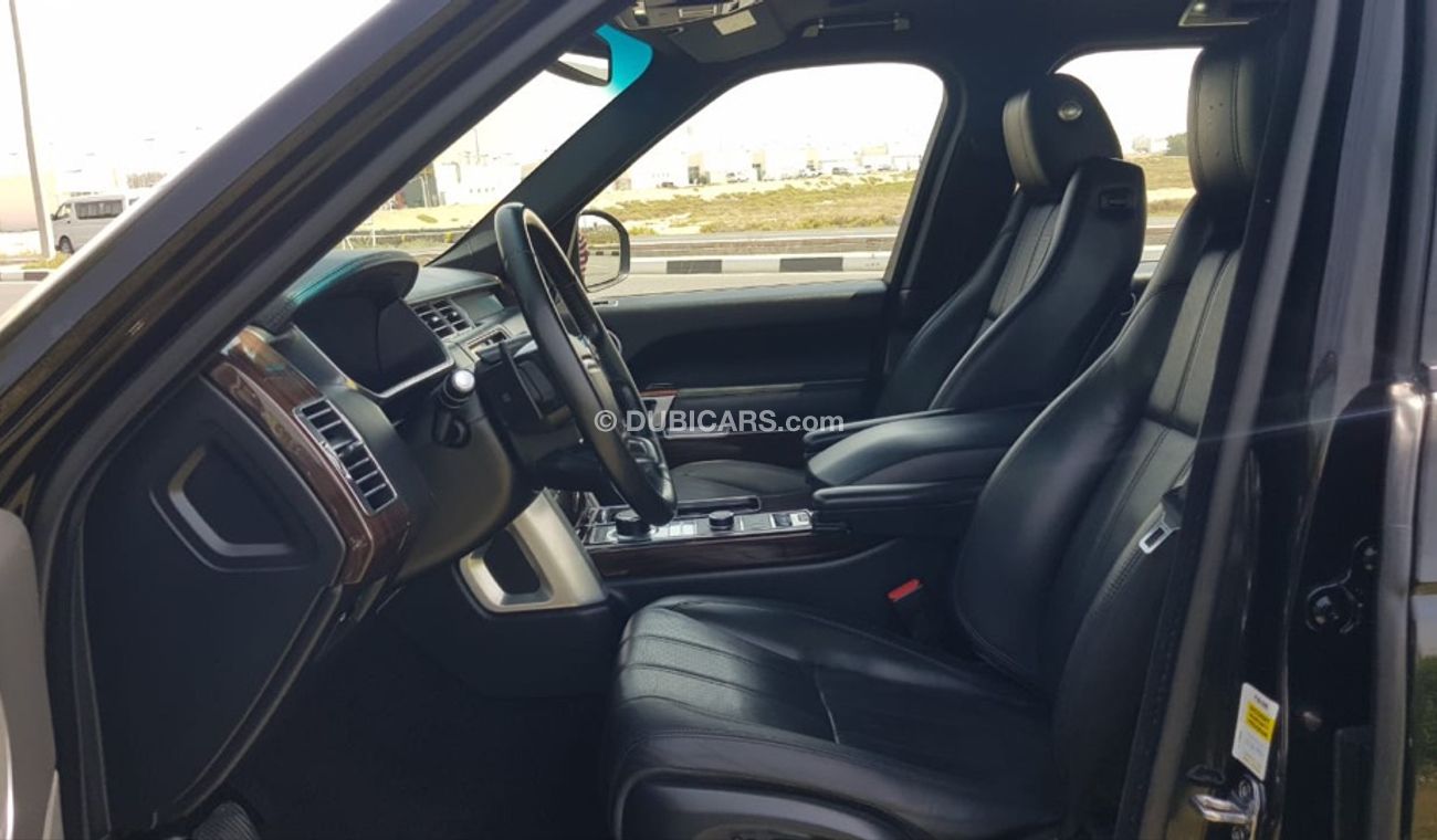 Land Rover Range Rover Rang Rover vogue model 2013 GCC car prefect condition full option panoramic roof leather seats back