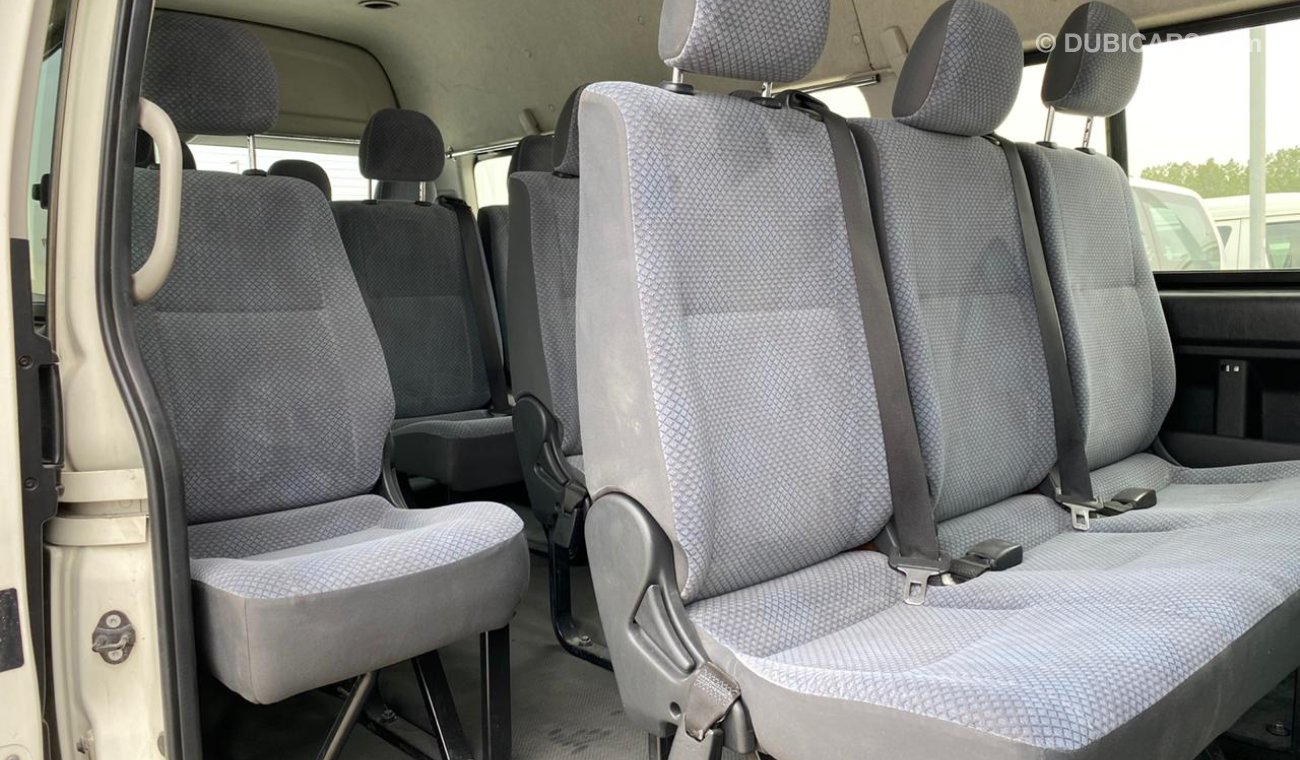 Toyota Hiace Ref#582 2013