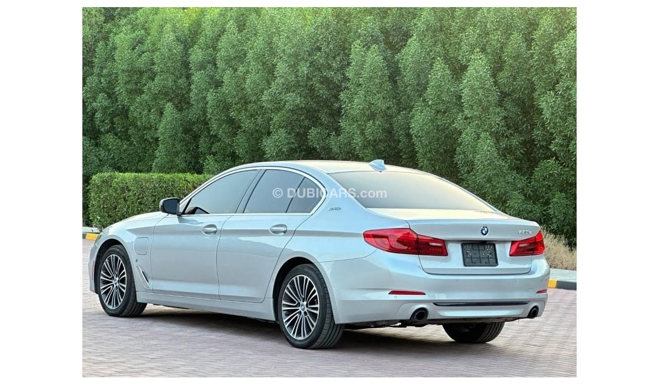 BMW 530i BMW 530e Hybird 2019 US Good Condition // Full Option