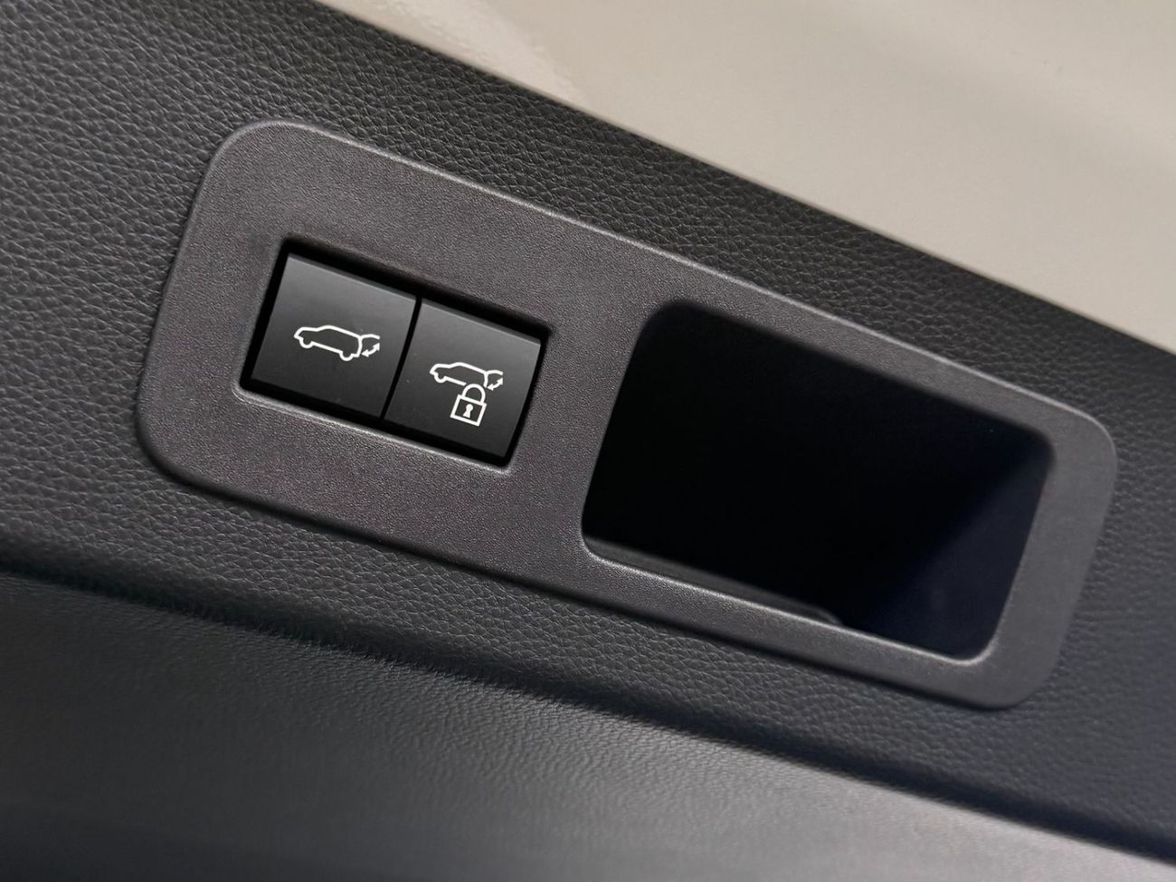 تويوتا لاند كروزر 2026 LAND CRUISER 300 GR SPORT 3.3 DIESEL **EXPORT ONLY**التصدير فقط خارج الخليج***