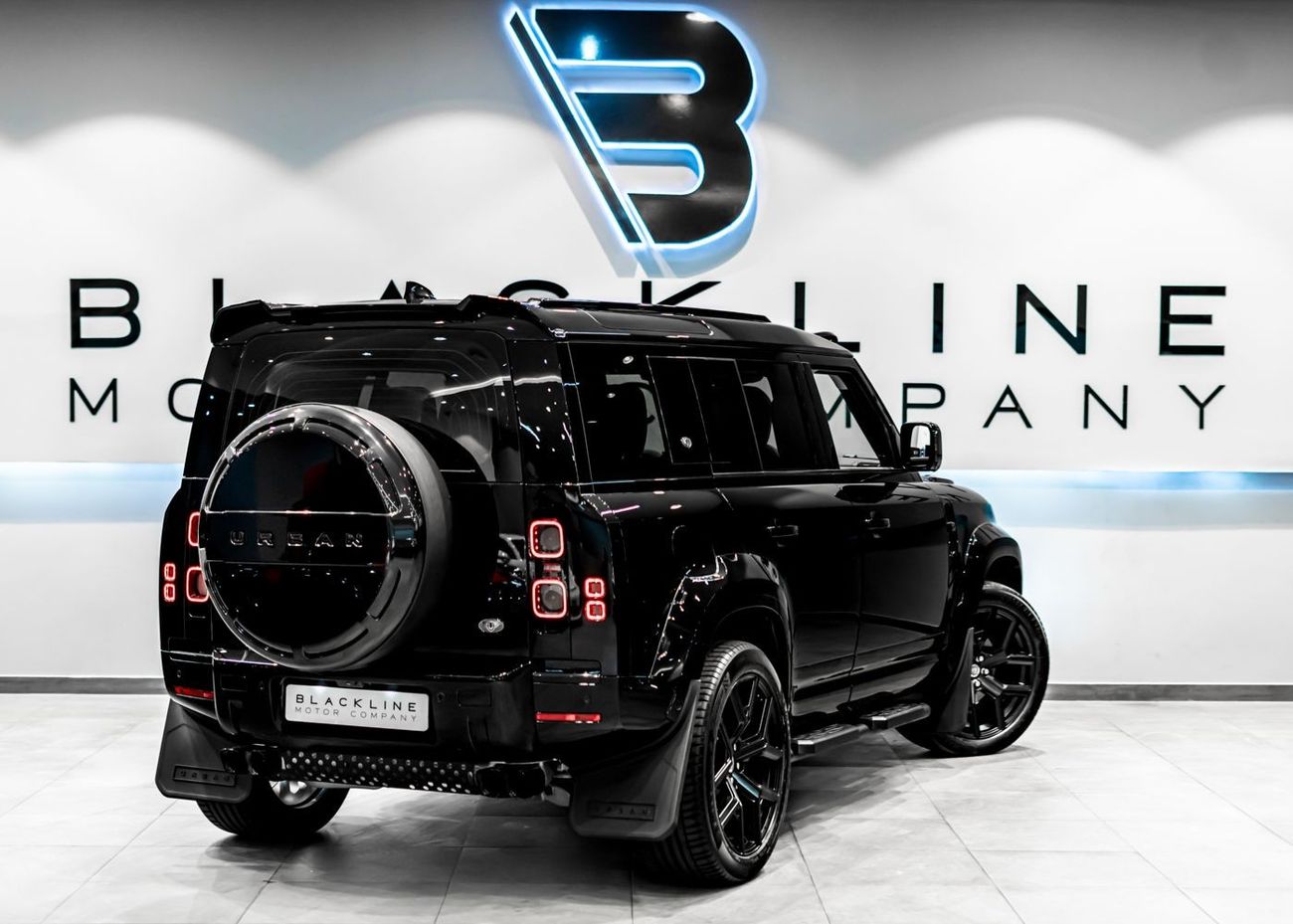 Land Rover Defender 2023 URBAN Land Rover Defender P400 HSE, Warranty Valid, Service Contract Valid, Low KMs, GCC