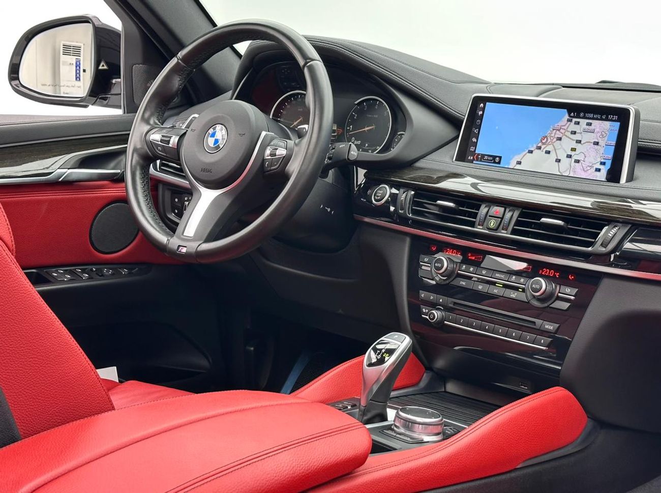 BMW X6 V6 3.0L 2019 BMW X6 xDrive35i M-Sport, One Year Unlimited KM Warranty, BMW Full Service History, GCC