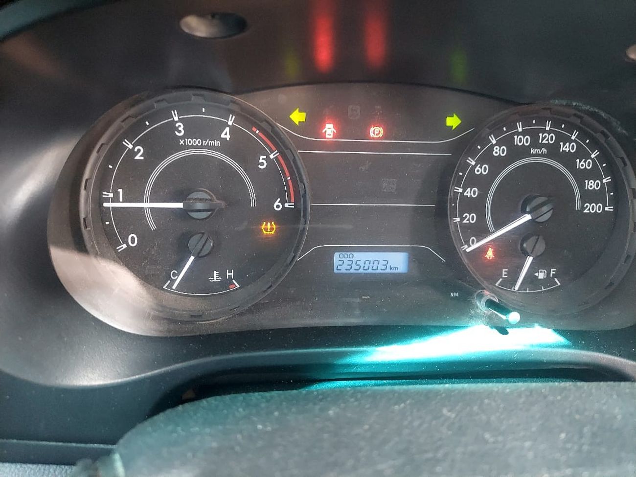 Toyota Hilux DC 2.4L 4WD DIESEL MANUAL TRANSMISSION