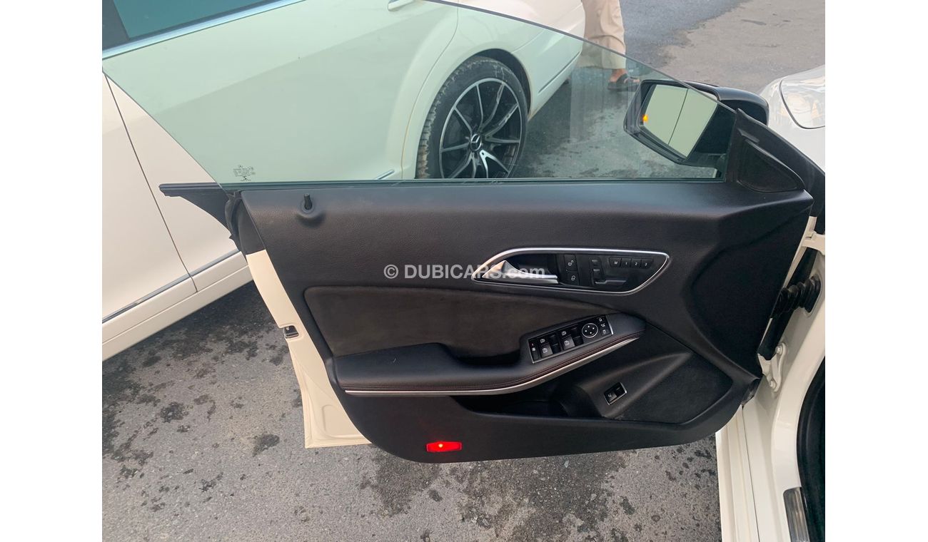Mercedes-Benz CLA 250 Mercedes CLA 250_2015_Excellent _Condihion