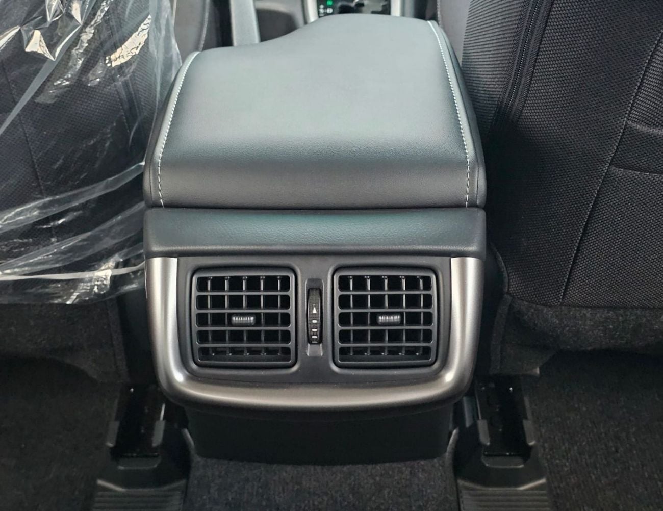 Toyota Hilux TOYOTA HILUX SR5 WIDE BODY DOUBLE CABIN || 2.7L PETROL A/T 4WD | BSM, WINOW VISOR, FOG LIGHTS, WOOD