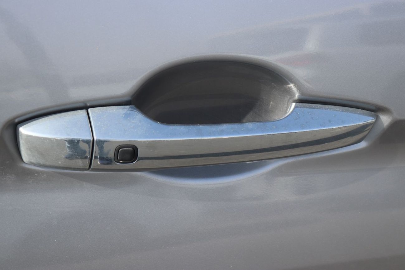 Mitsubishi Xpander Mid 1.5L Premium. Keyless Entry, Push Start, Monitor, Alloy Wheels, Model 2024