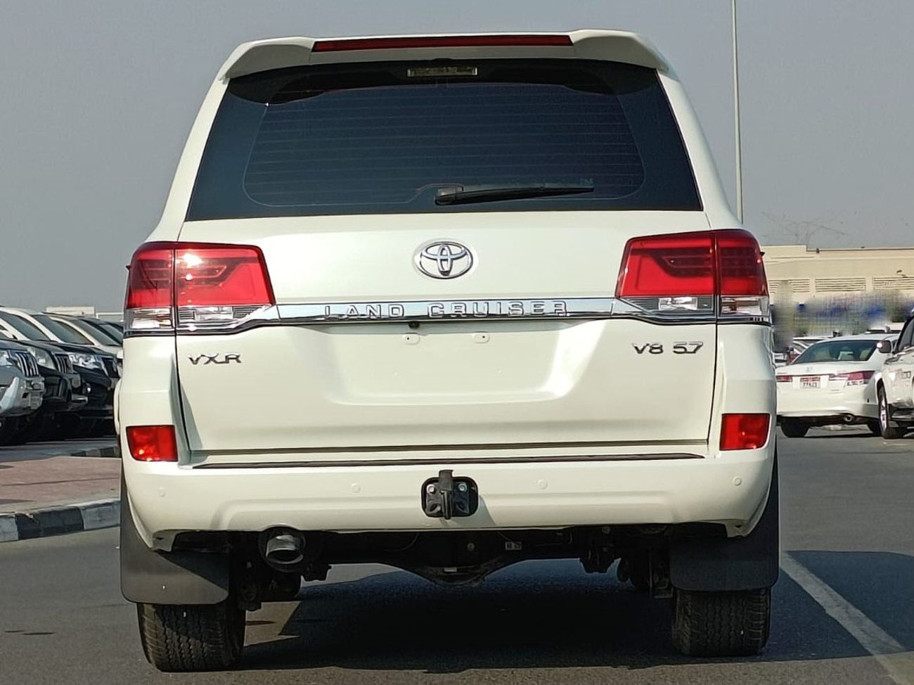 Toyota Land Cruiser VXR 5.7L  Petrol / V8 / Full Option / Exclusive Condition (LOT # 99986)