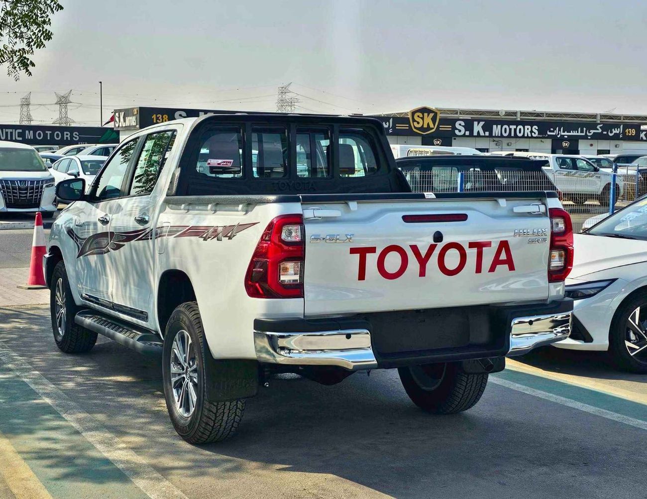 Toyota Hilux SR5 S-GLX WIDE BODY / 2.7L PETROL M/T / CHROME BUMPERS / DVD+CAMERA / FULL OPTION (CODE#D4PMFS)