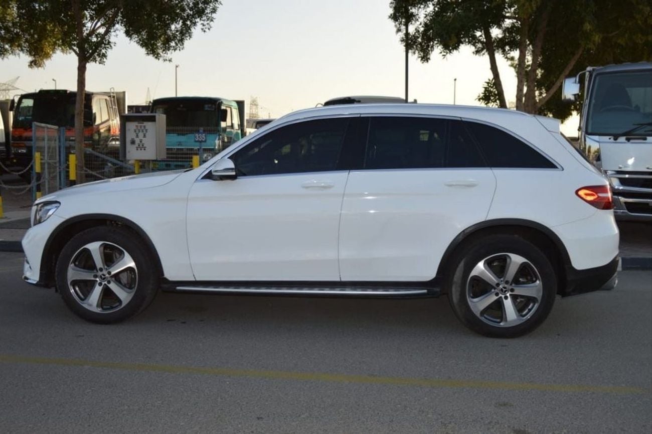 Mercedes-Benz GLC 200 Full option leather seats clean car
