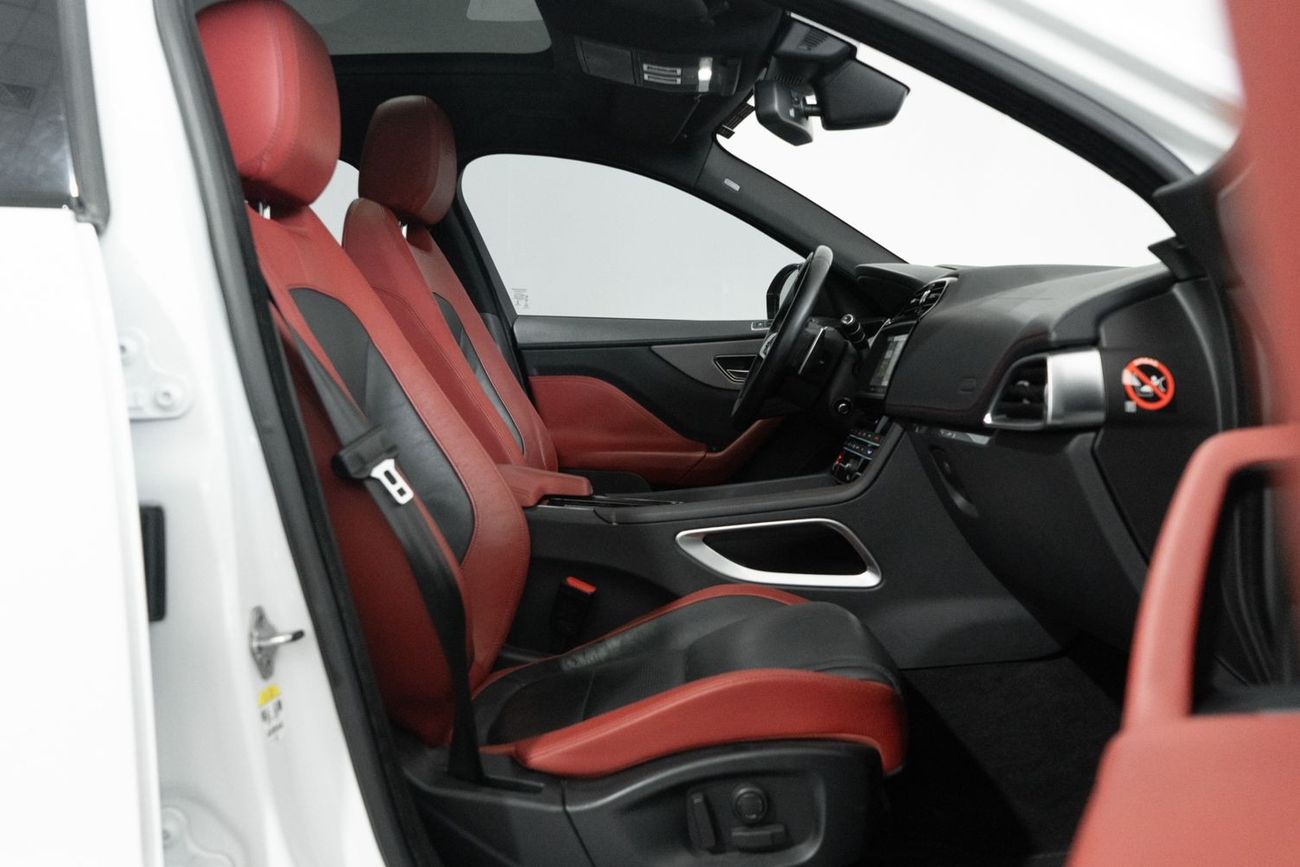 جاكوار F بيس 2018 Jaguar F Pace S / Full-Service History