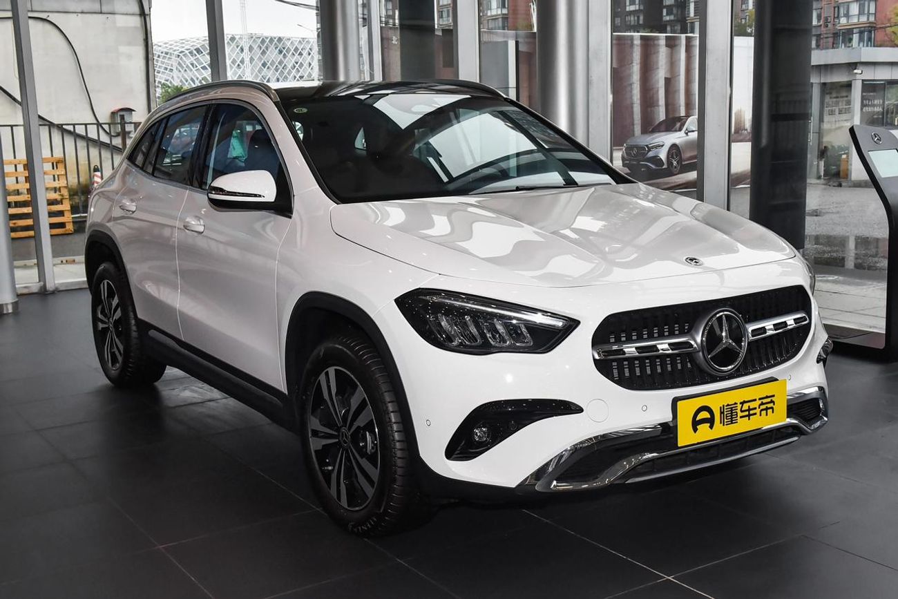 Mercedes-Benz GLA 200 MERCEDES BENZ GLA200 1.3L TURBO FULL OPTION MODEL 2025