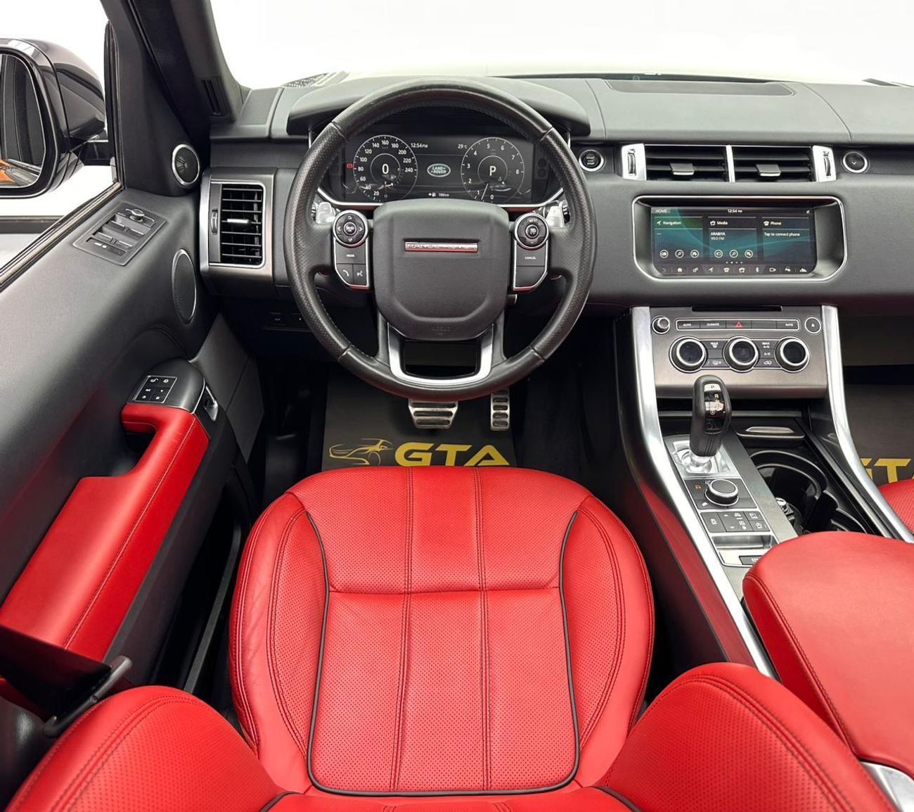 Land Rover Range Rover Sport HSE Dynamic 3.0L 2017 Range Rover Sport HSE Dynamic, Full Service History, Excellent Condition, GCC