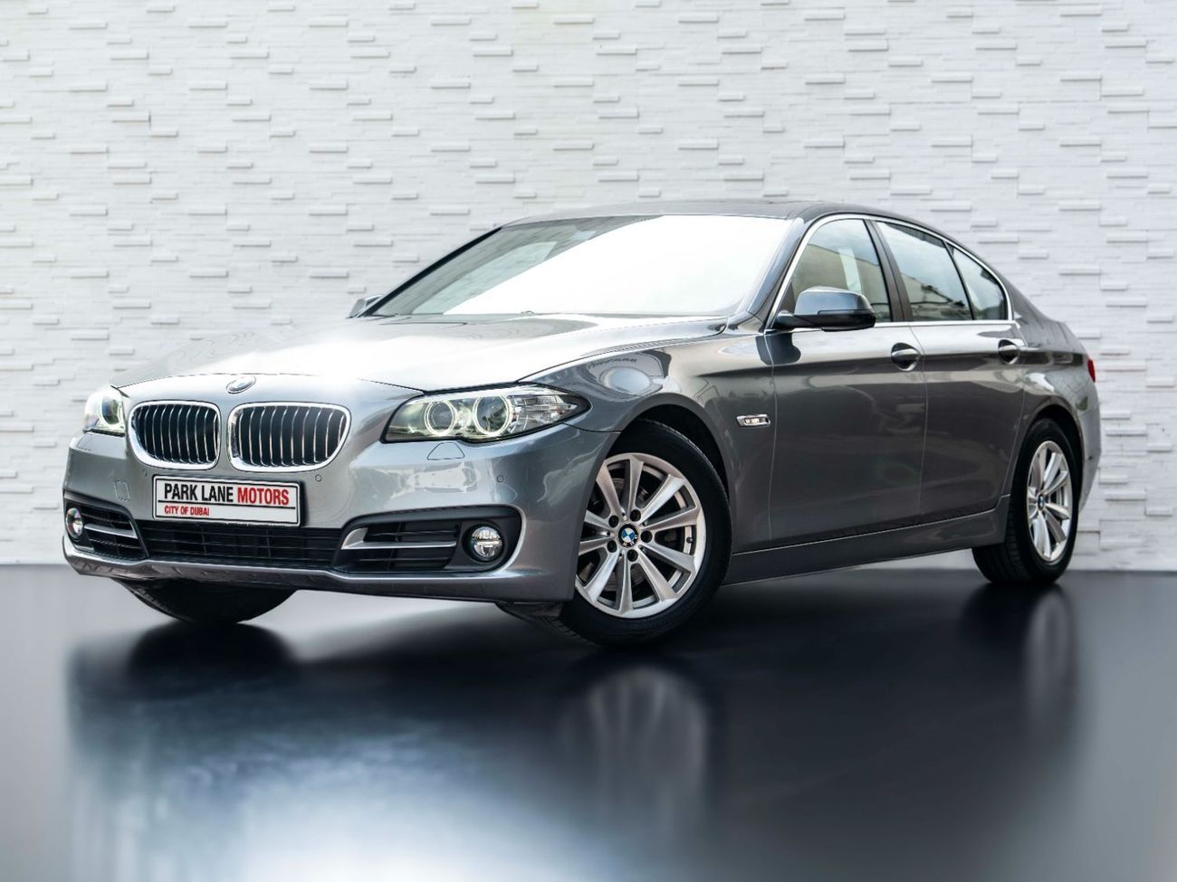 بي أم دبليو 520i Exclusive 1.6L