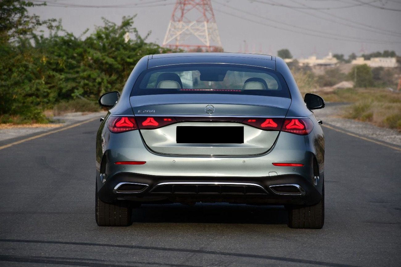Mercedes-Benz E200 2.0L