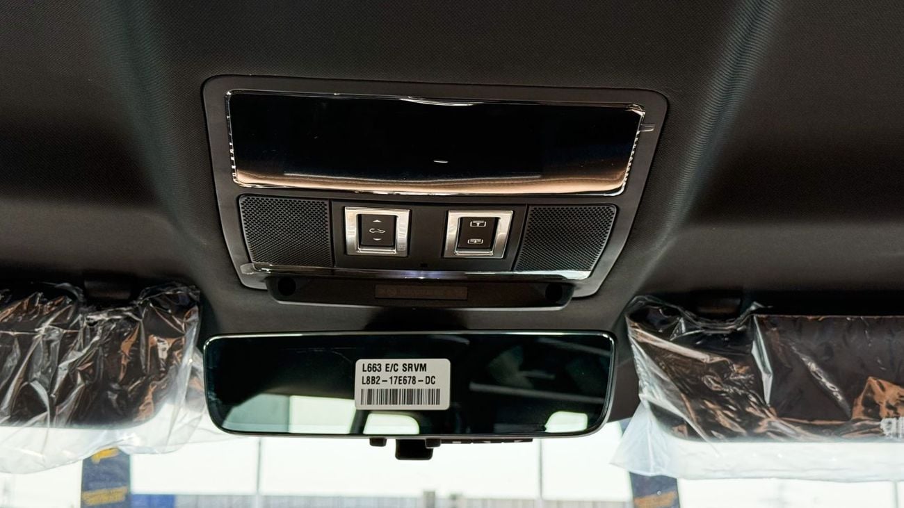 Land Rover Defender P400 110 X-Dynamic HSE 3.0L (7 Seater)