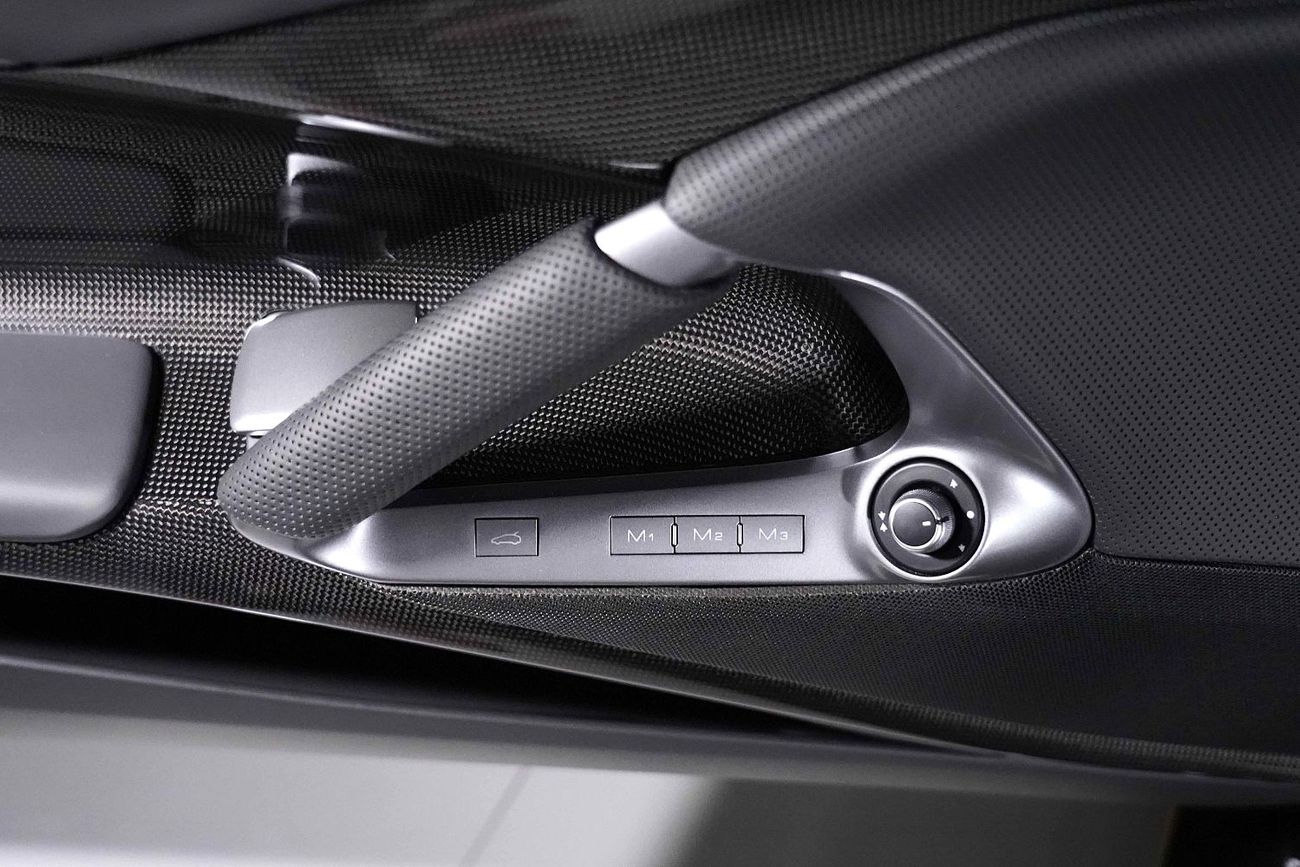 Ferrari-Onyx 812 SUPERFAST | NEGOTIABLE PRICE | 8XX | 1 OF 5 | 2022 | 865 HP | 3-YEAR WARRANTY AND SERVICE