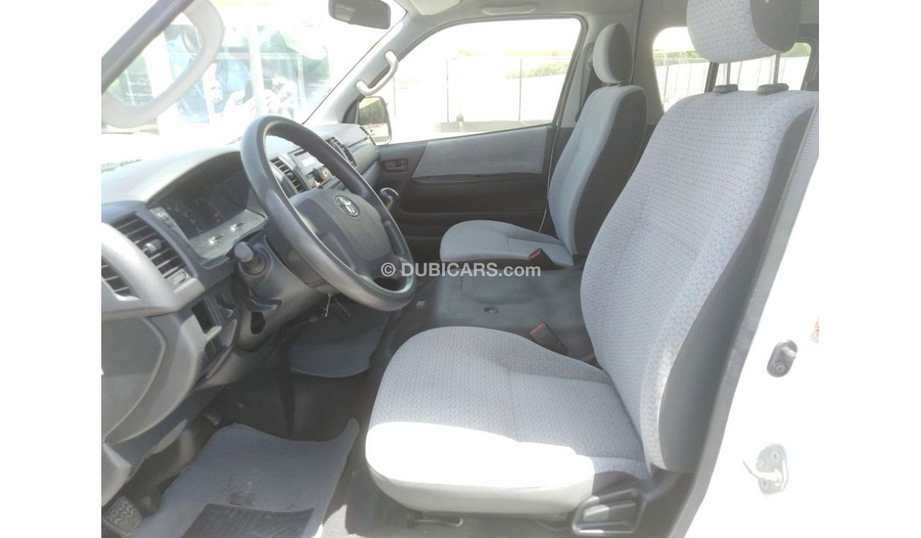 Toyota Hiace Toyota haice 2016 hi roof very celen car