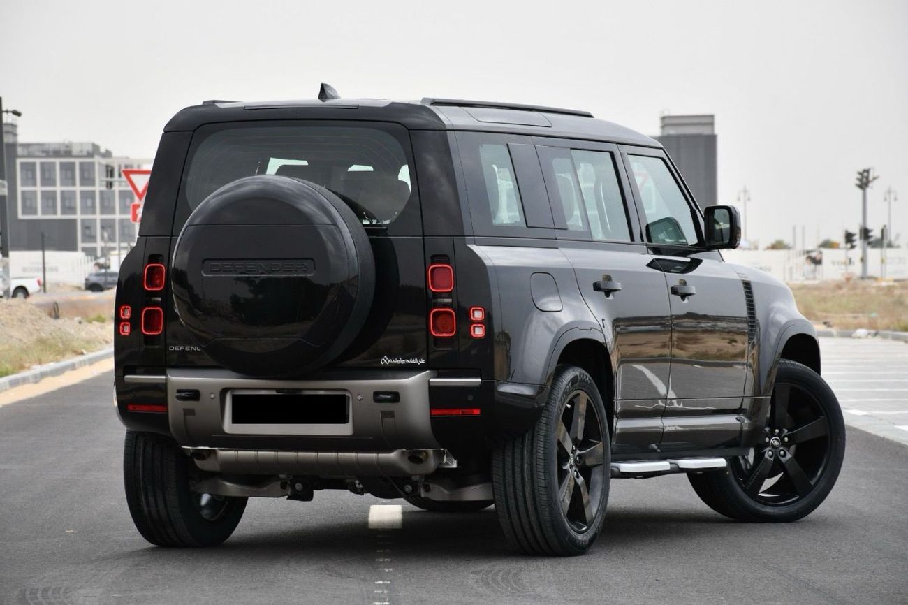 Land Rover Defender P400 90 HSE 3.0L (6 Seater) Land Rover Defender X dynamic HSE P400 V6 110  GCC 5 years warranty