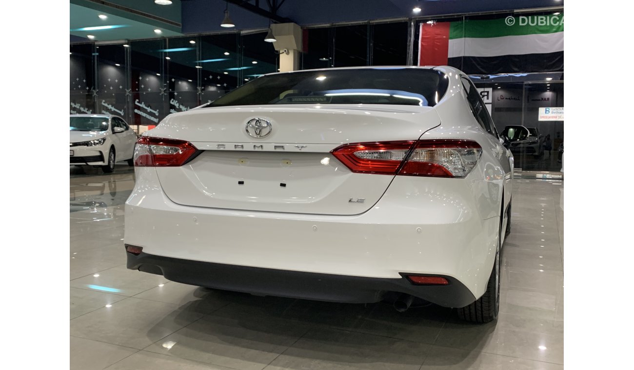 Toyota Camry 2.5 MY2020 ( warranty & vat )