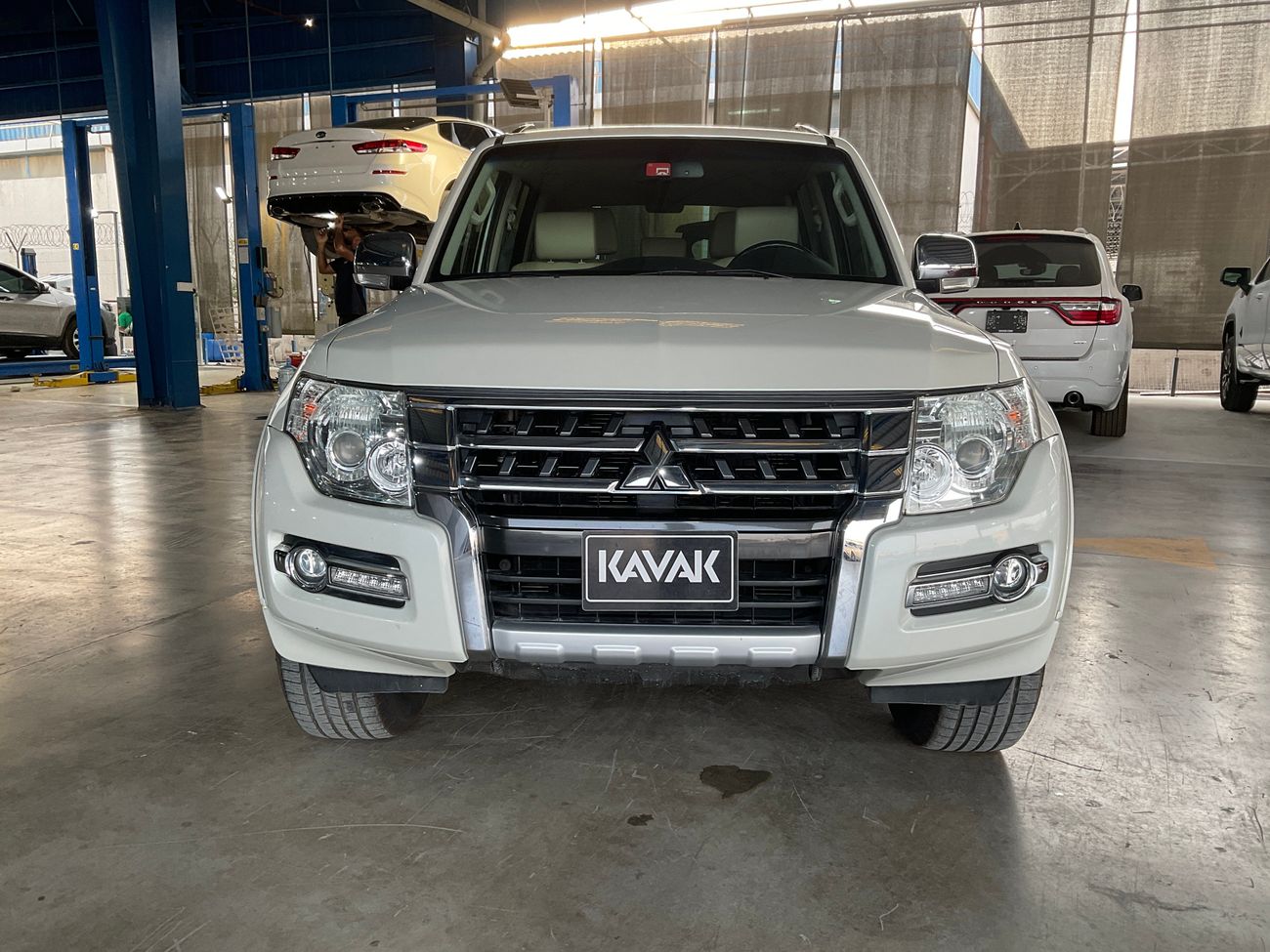 ميتسوبيشي باجيرو GLS Midline | شامل الضمان | 0 ﺪﻔﻋﺓ ﺃﻮﻟﻯ