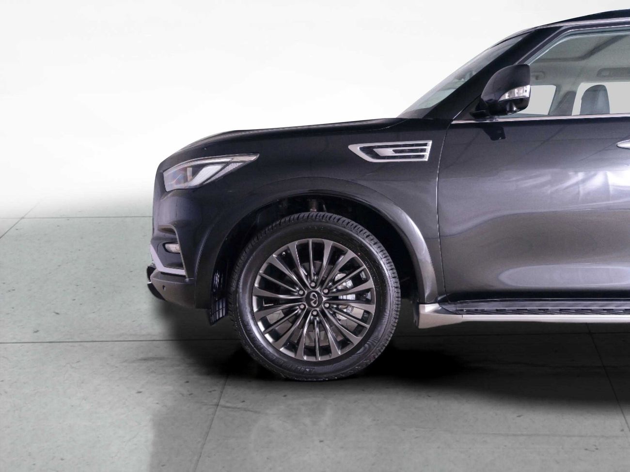 Infiniti QX80 LUXE 5.6