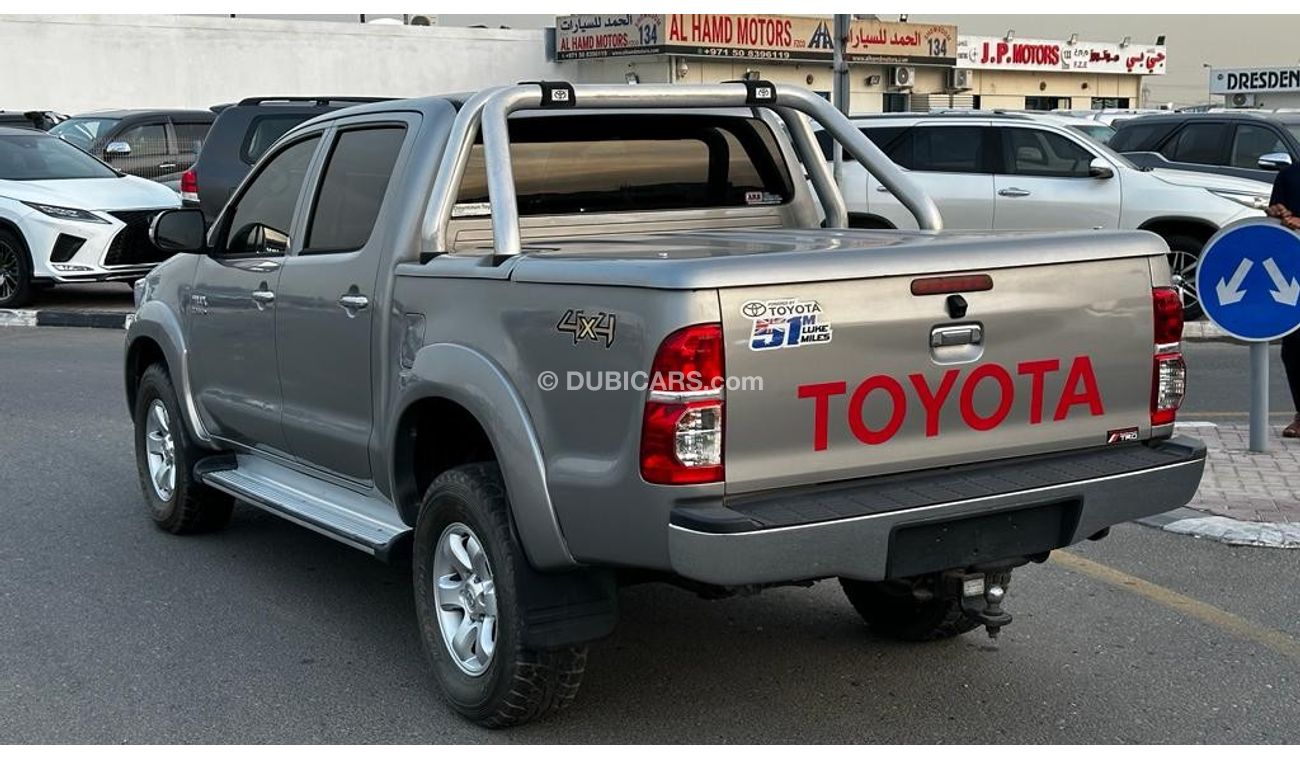Toyota Hilux SR