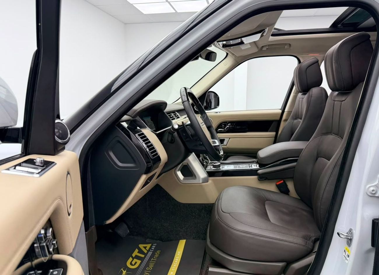 Land Rover Range Rover VOGUE 2019 Range Rover Vogue HSE, Warranty, Full Range Rover Service History, Excellent Condition, GCC