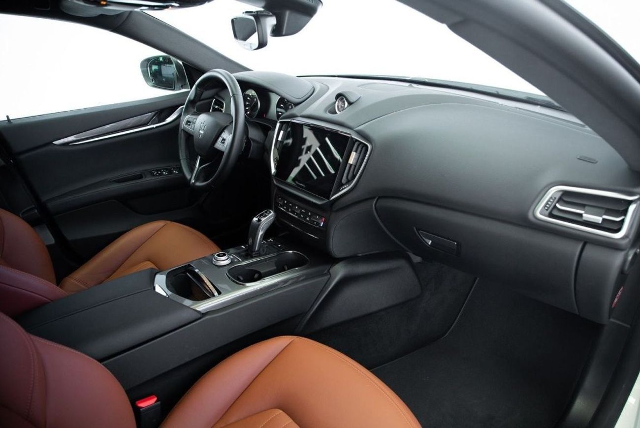 Maserati Ghibli Maserati Ghibli