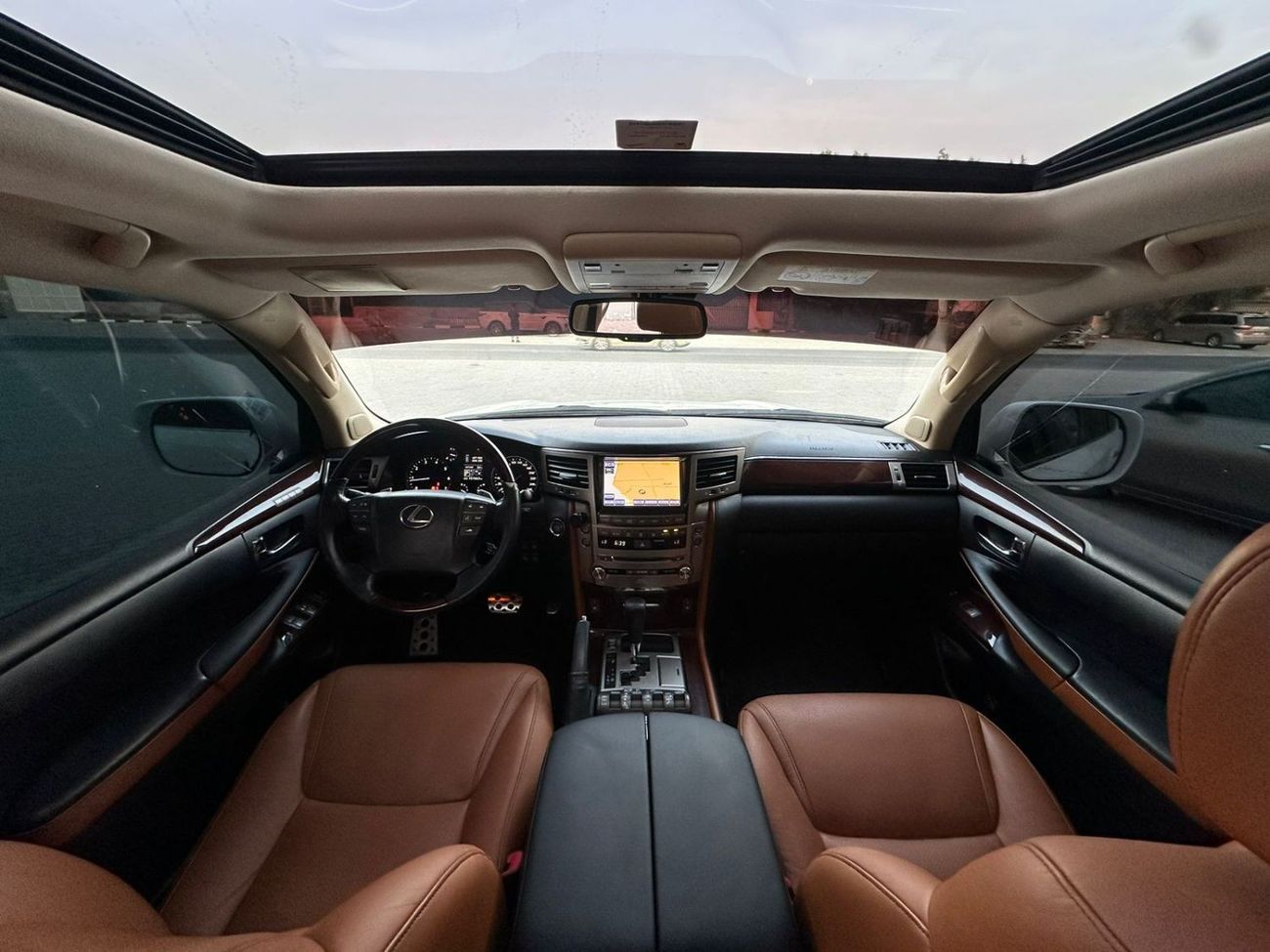 لكزس LX 570 تيتانيوم بلس