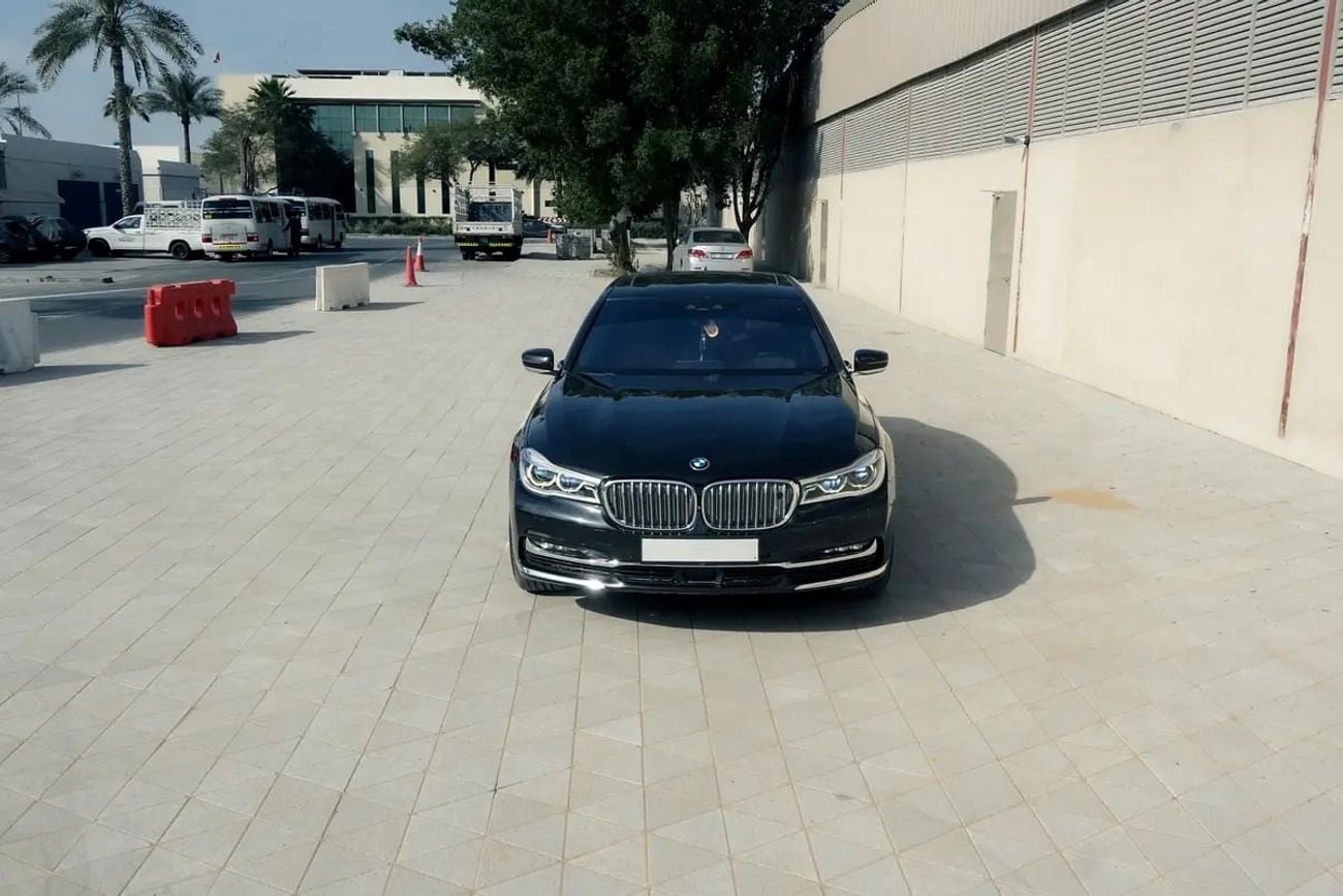 بي أم دبليو 750Li 750Li xDrive GCC Specs - Pristine Condition