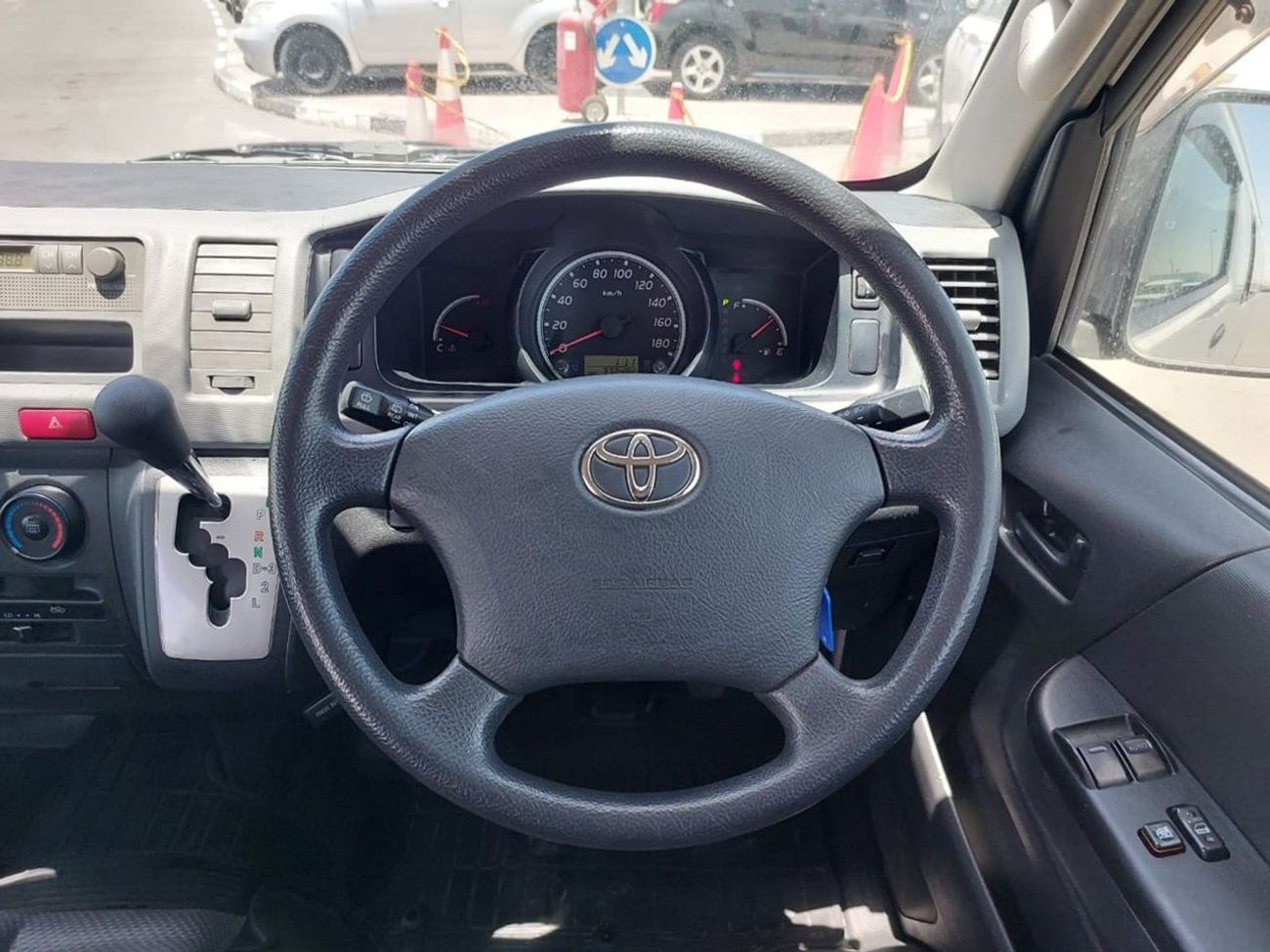 Toyota Hiace TOYOTA HIACE COMMUTER VAN RHD 2011 MODEL 3.0 L DIESEL AUTOMATIC(PM08585)